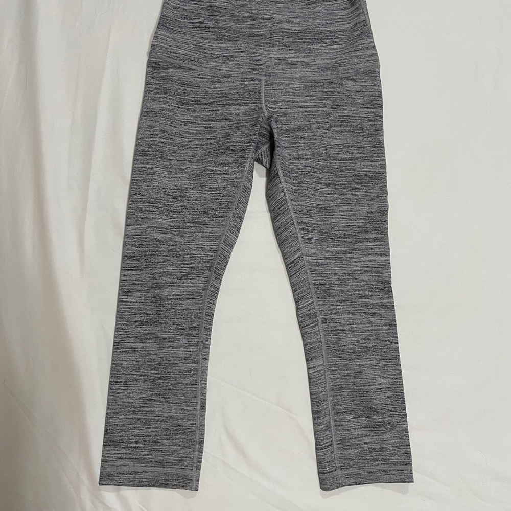 Lululemon Wunder Under - Crop - Picture 2 of 3